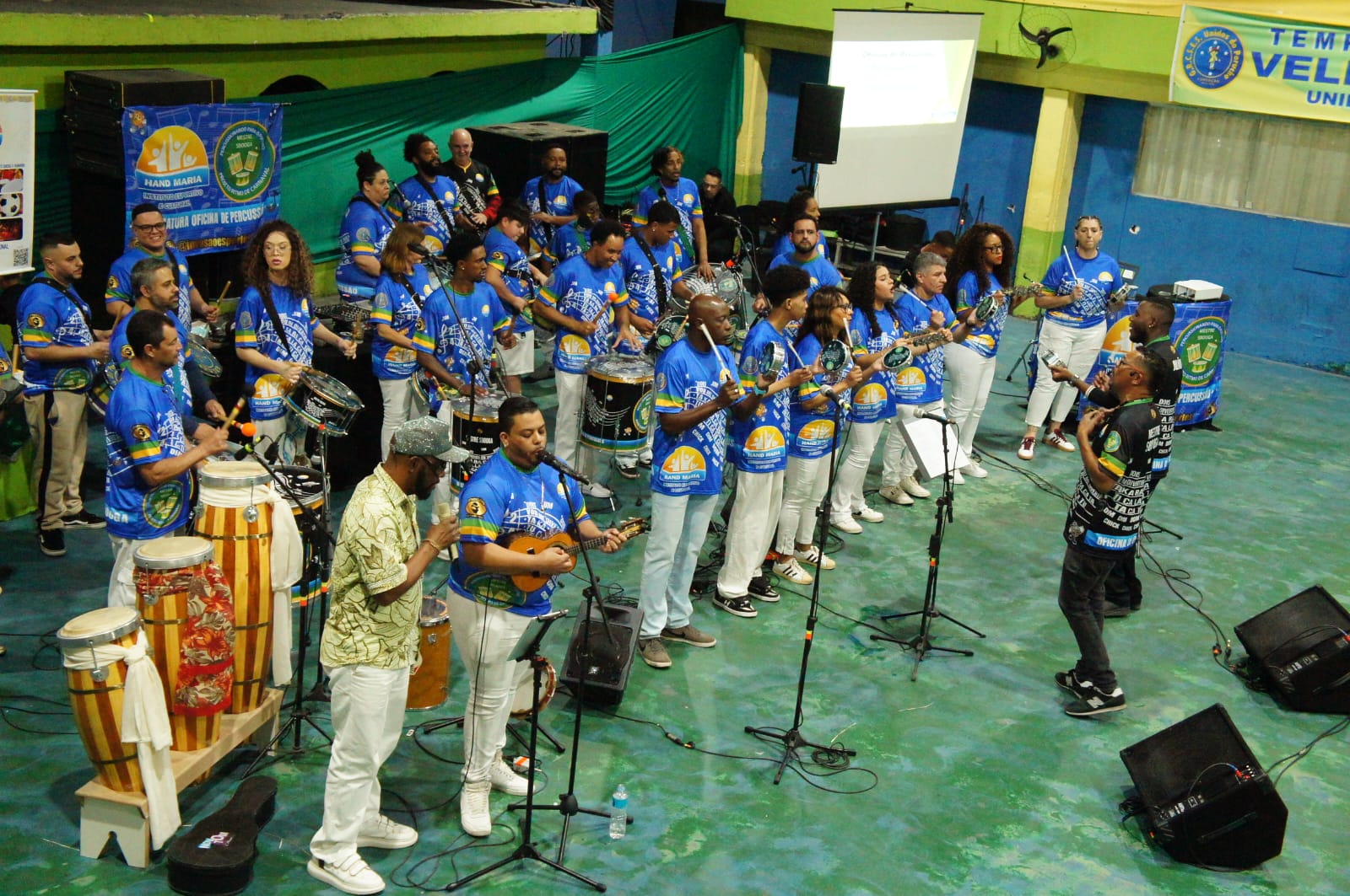 Escola de Bateria da Unidos da Peruche