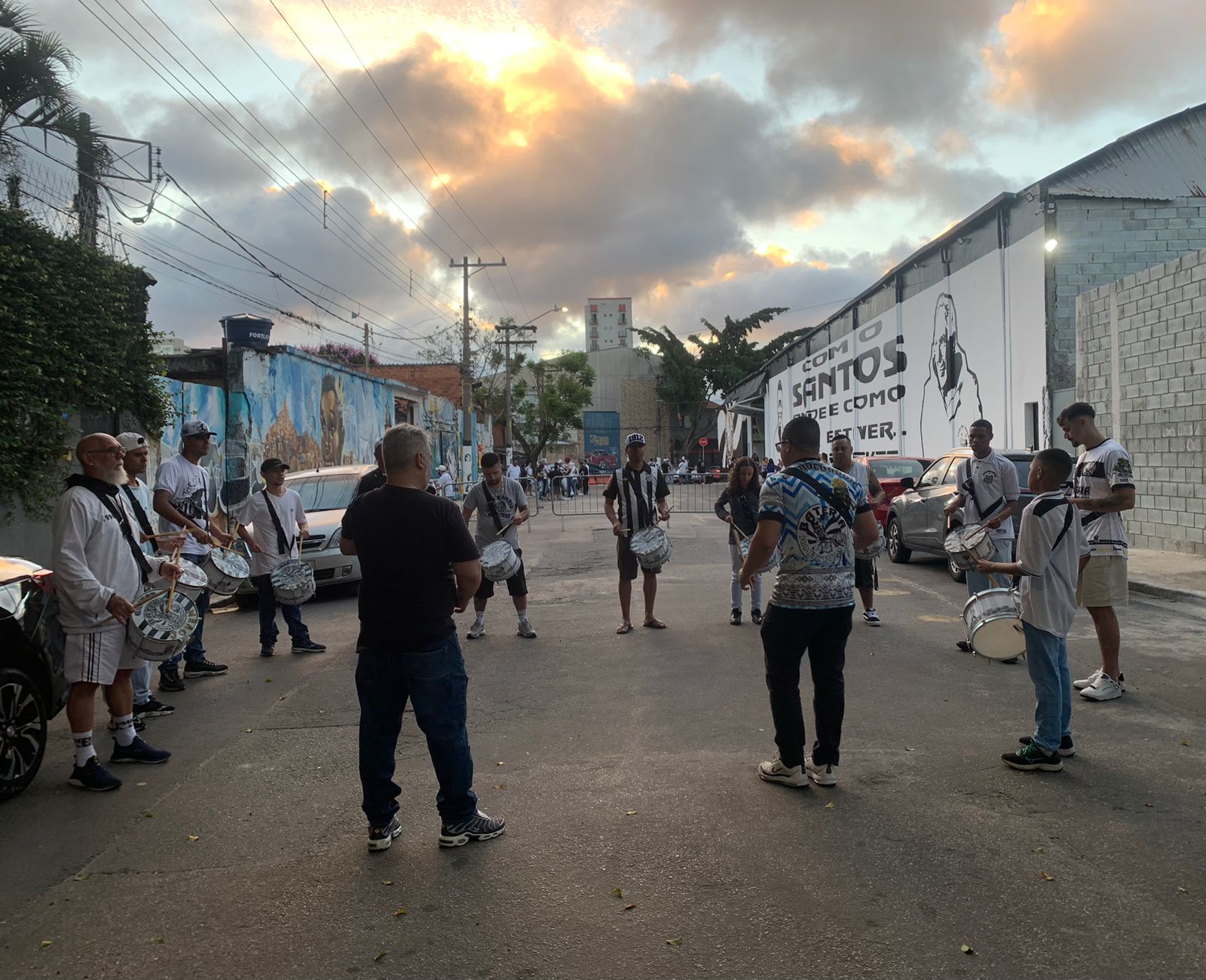 Escola de Percussão Ritmos e Culturas Tradicionais Bateria